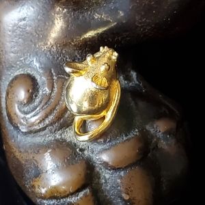 Vintage goldtone mouse scatter pin tie tack signed Dotty Smith 80's